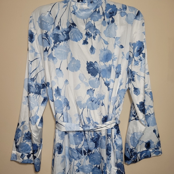 Secret Treasures Large Robe - Picture 3 of 3